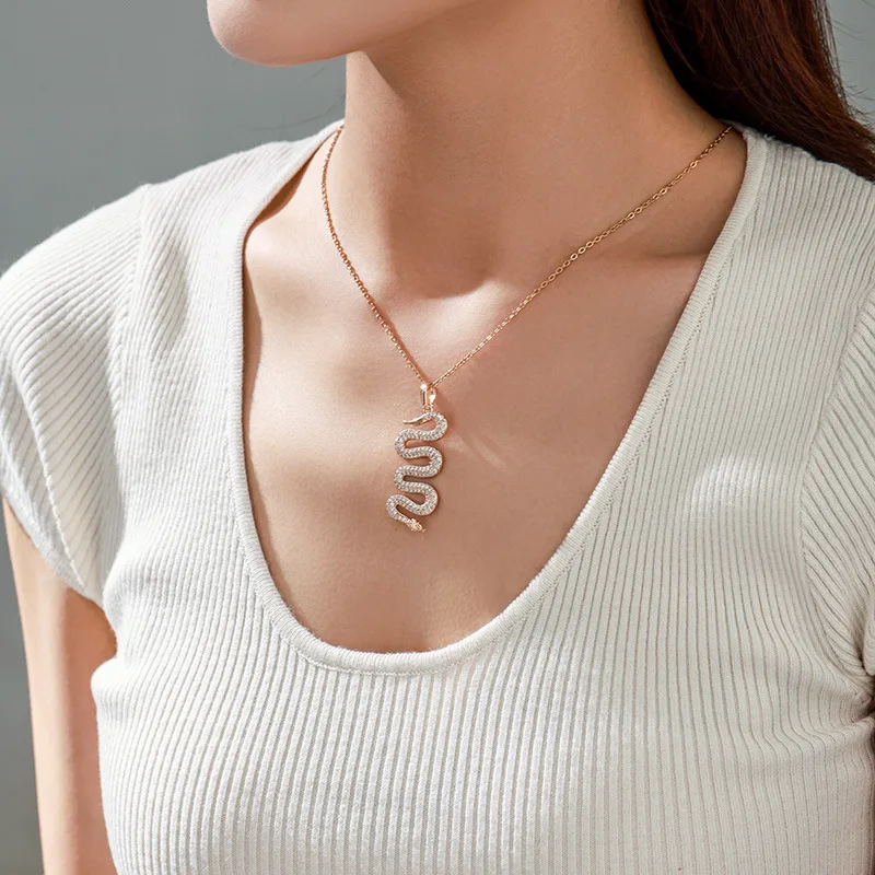 

Fashion alloy electroplated 18k gold inlaid zircon snake necklace pendant European and American personalized item