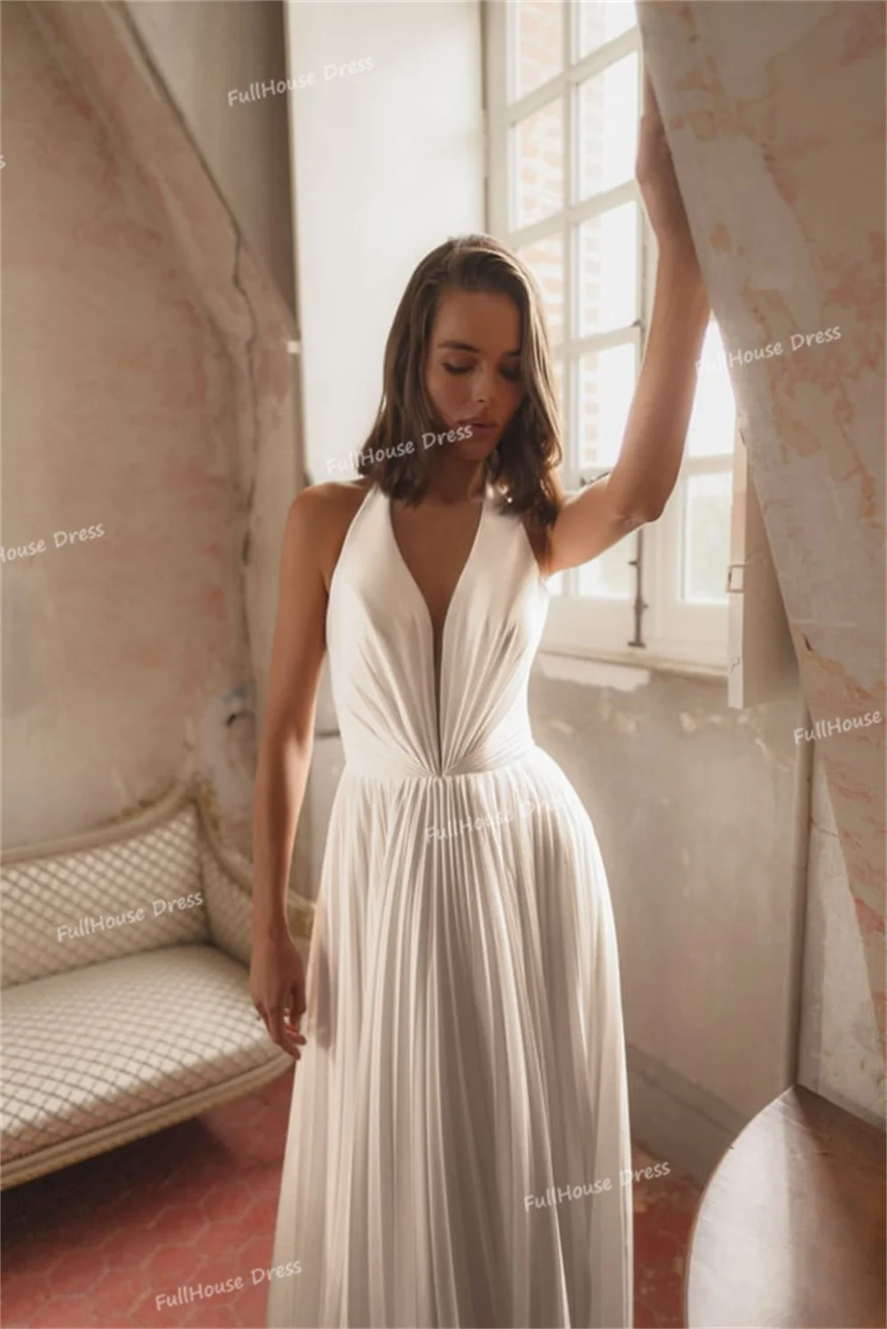 Простое многоярусное плиссированное свадебное платье трапециевидной формы с лямкой на бретельках на заказ, свадебное платье длиной до пола с драпировкой и открытой спиной, со шлейфом