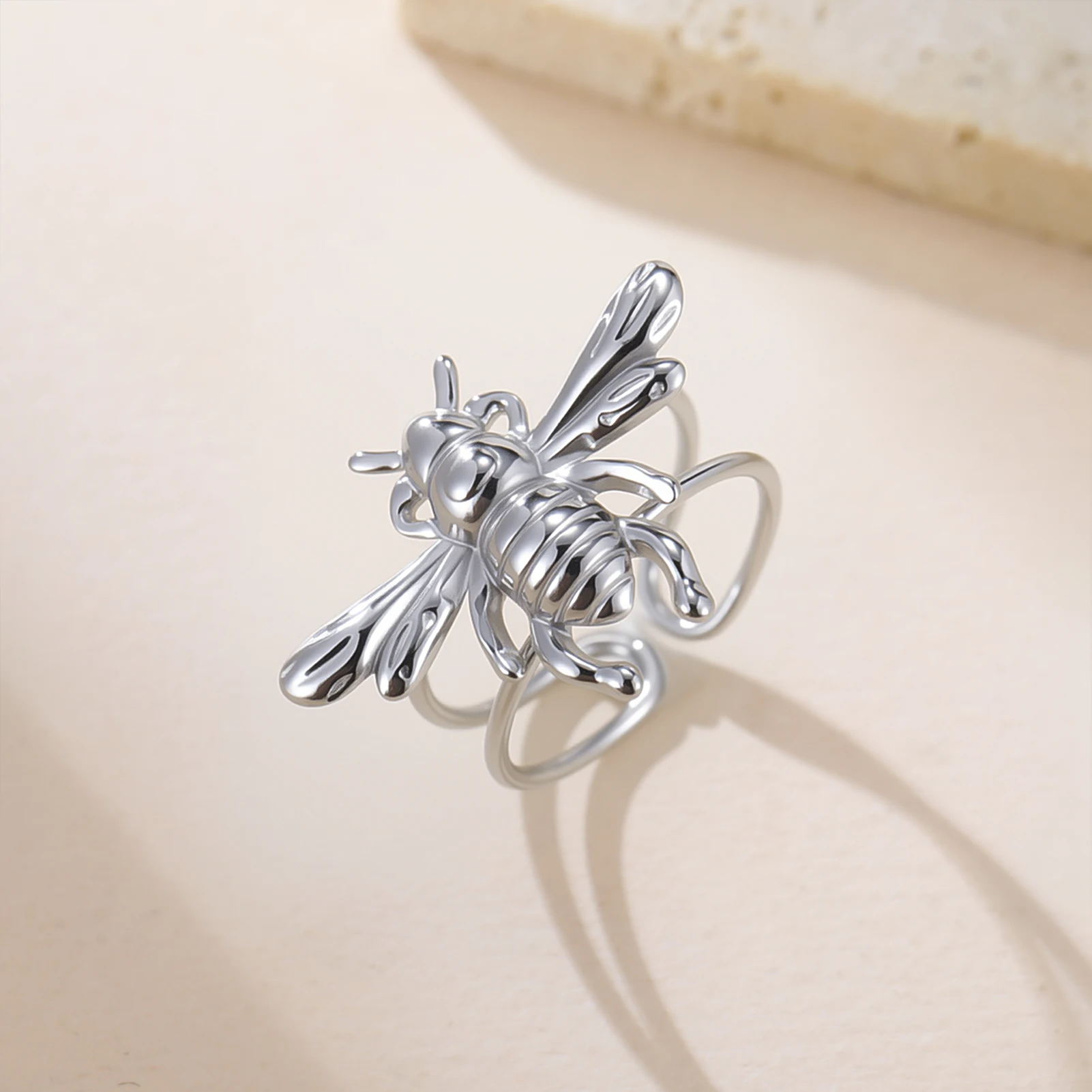 COOLTIME Modischer Hummel-Ring aus Edelstahl, verstellbar, Tier-Bienen-offener Ring, wasserdichter Schmuck, Geschenk für Frauen, Neu 2026 – Detail 2