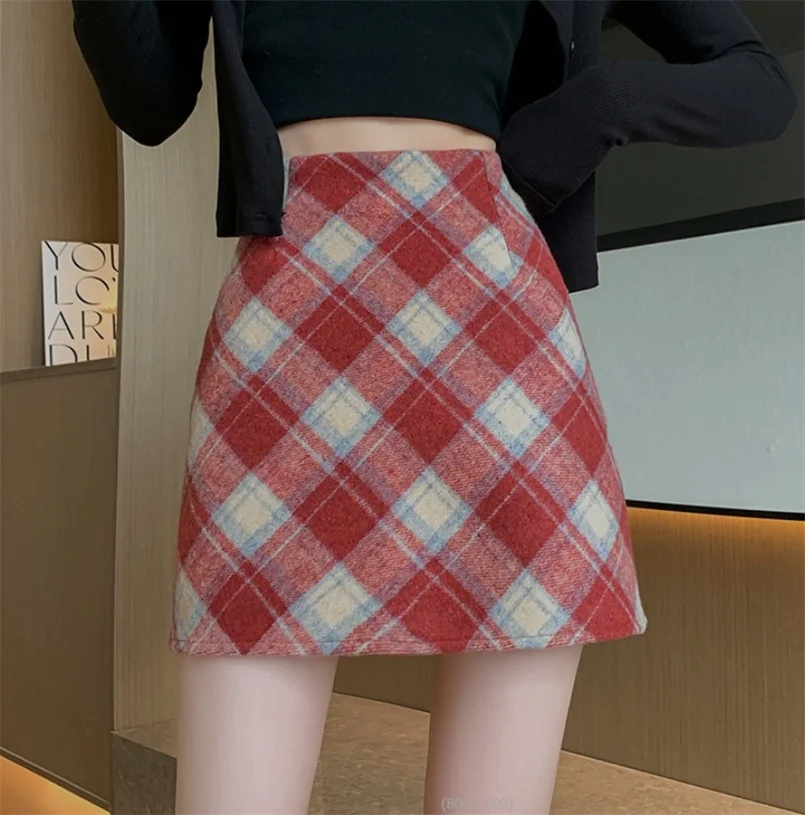 Autumn/Winter Vintage Bun Hip Skirt Short Skirt for Women High Waist Slim Look A-line Checkered Half Body Skirt Ladies' clothing