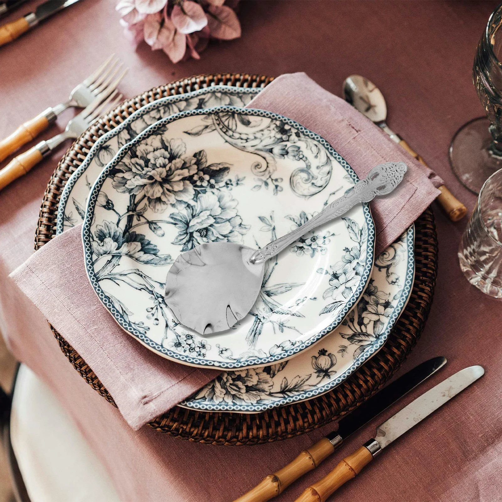 

4Pcs Stainless Steel Spoons Versatile Elegant Design Easy Clean Kitchen Dining Tableware Large Serving Spoon Dessert Ice