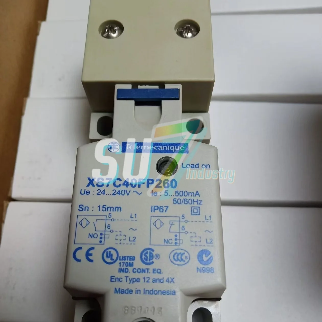XS7-C40FP260 新品在庫あり ブロック誘導近接スイッチセンサー