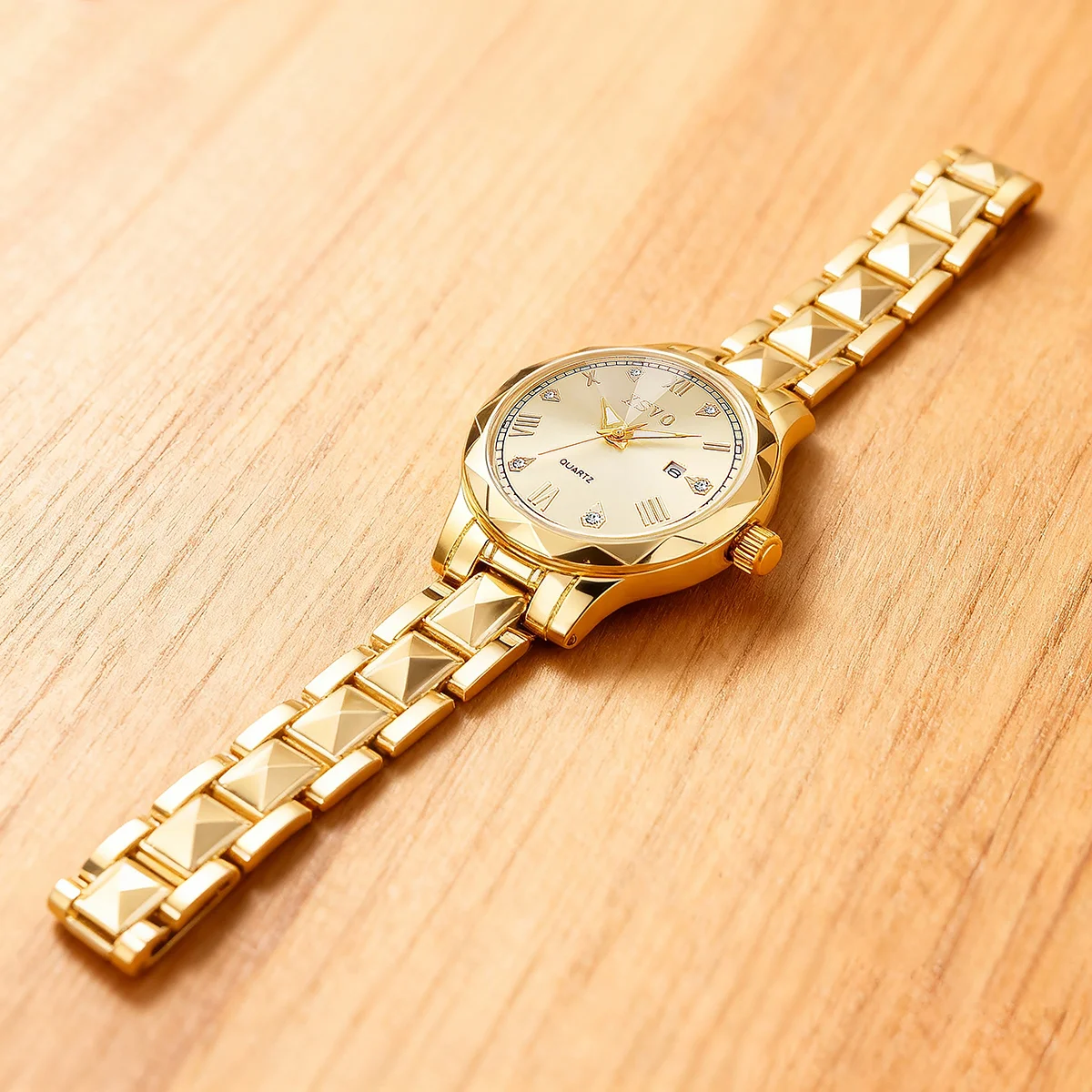 ساعة كوارتز نسائية عصرية وخفيفة الوزن مصنوعة من خليط معدني، مناسبة للارتداء اليومي وهدايا عيد الميلاد وعيد الشكر