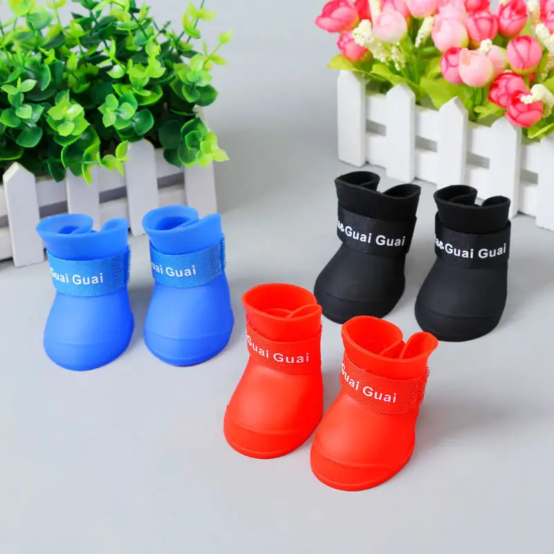 4PCS/Set Dogs Shoes Candy Colors Rubber Waterproof Soft Pet Rain Boots for Puppy Cats Outdoor Footwear Socks Pet Accessories