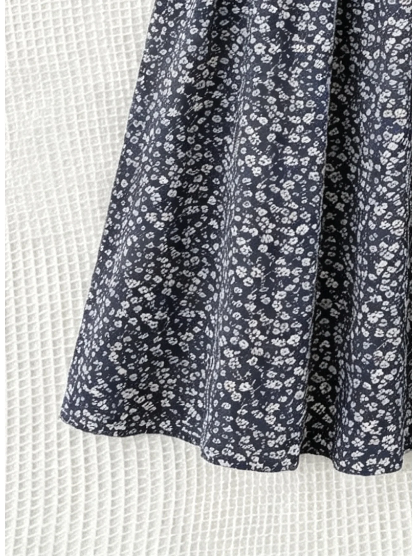 Teenager-Freizeitkleid mit Rundhalsausschnitt, kurzen Ärmeln, Rüschensaum, tailliertem Schnitt und Schleife, A-Linien-Rock, Kinderkleid – Detail 8