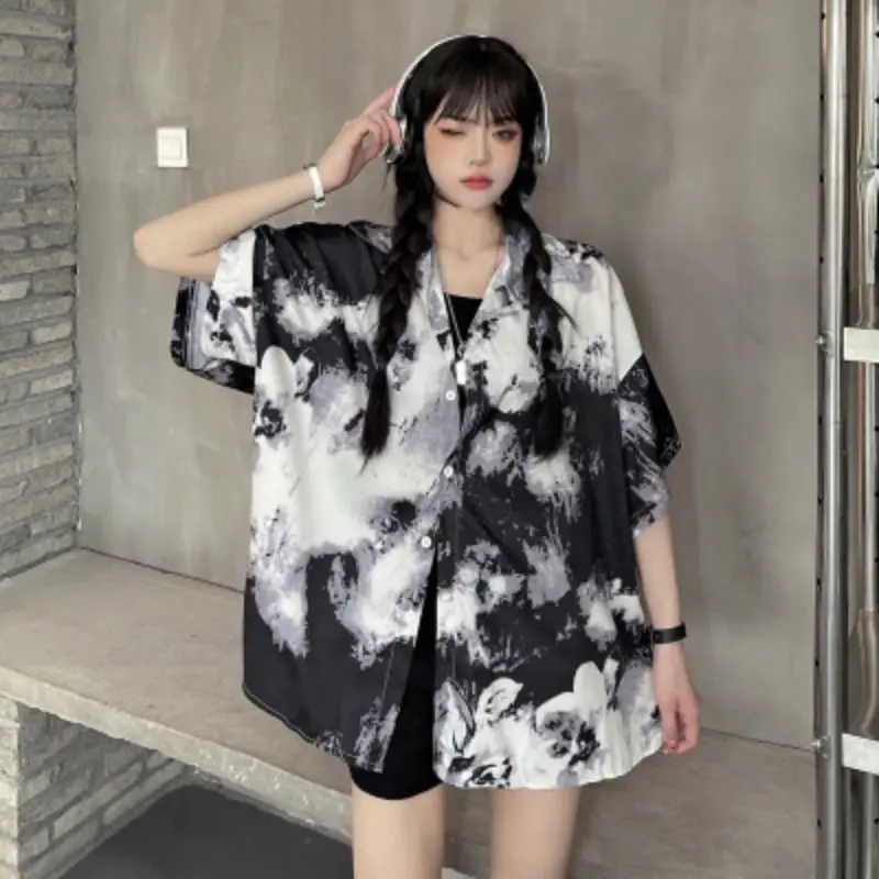 High Street Retro Western Style Tie Dyed Loose Fitting Thin Shirt for Women Summer New Short Sleeved Casual Commuting Unique Top