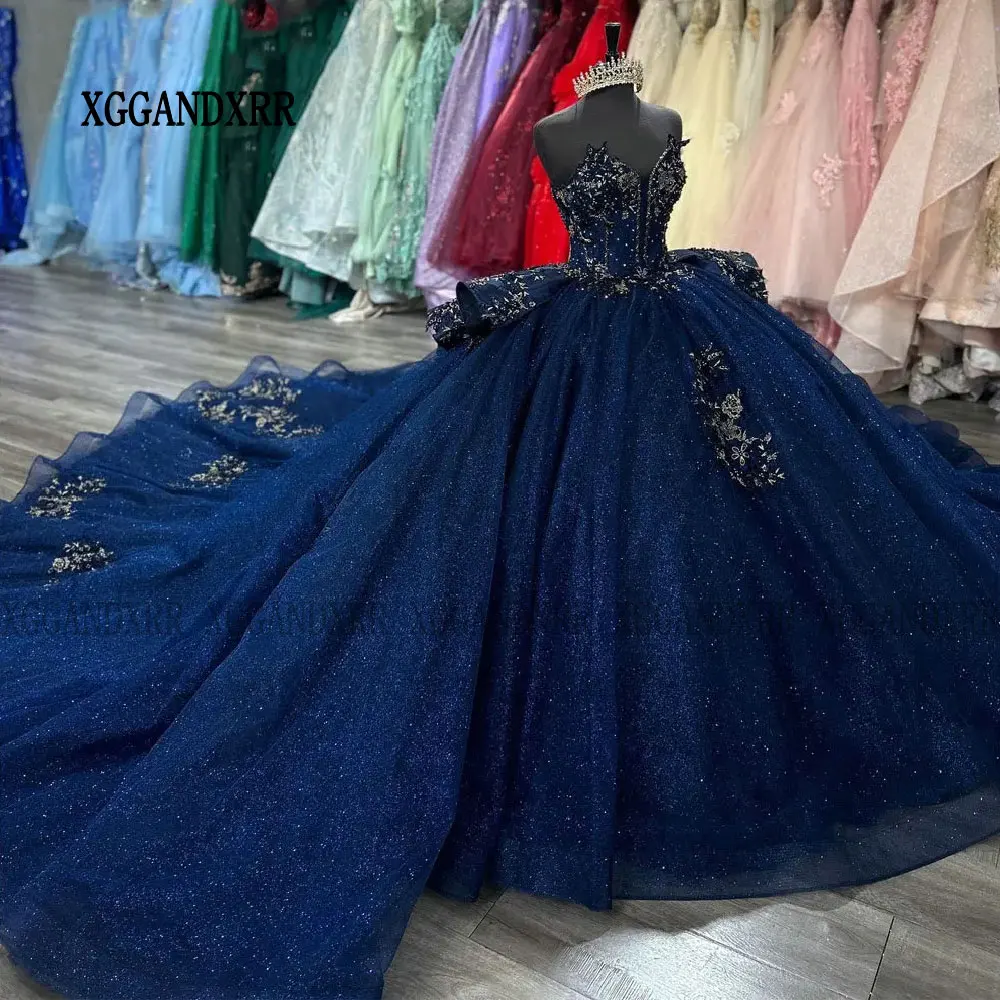 

Новое темно-синее бальное платье без бретелек с оборками, платья Quinceanera, кружевной корсет с золотыми аппликациями, Vestidos De 15 лет, съемные рукава