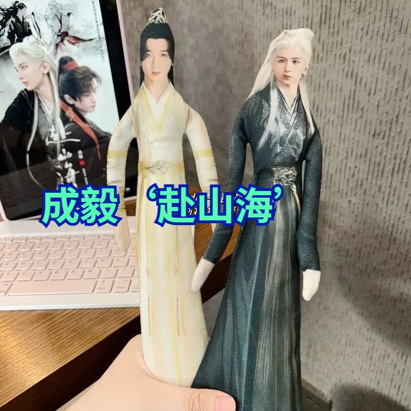 

New original Cheng Yi's' Going to the Mountains and Seas' mouse dry doll with abstract dolls around, casually concave shapes