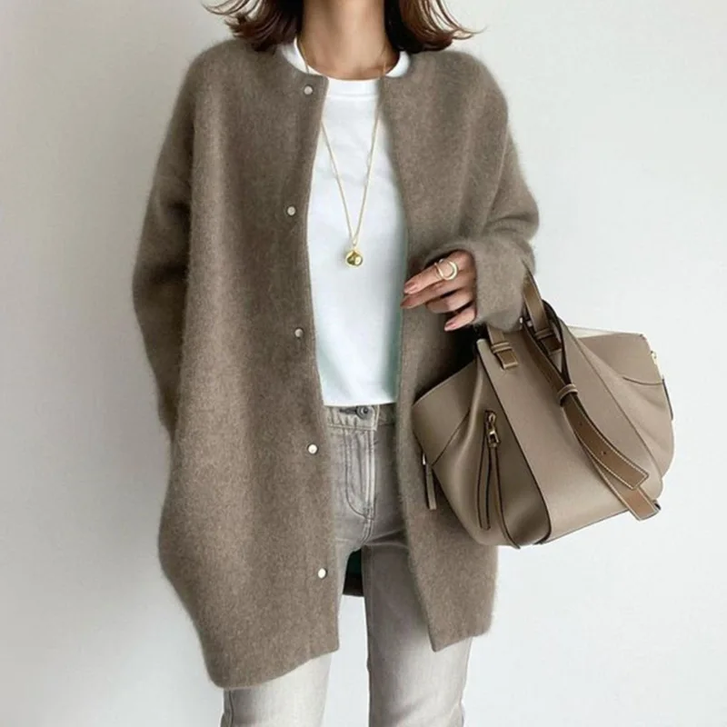 

2025 Autumn New Knitted Jacket with Slim Design and Wide Bun Coat for Women