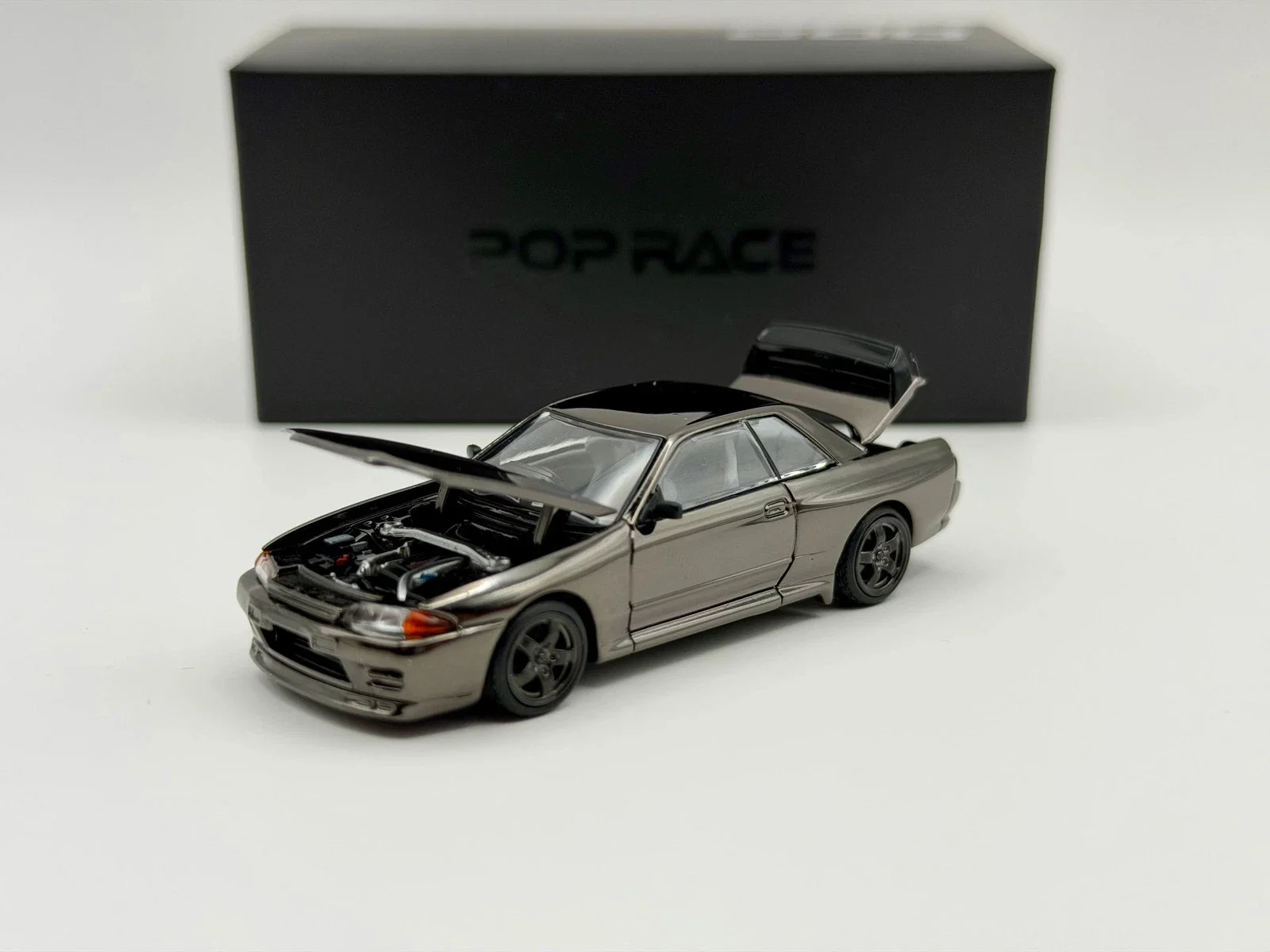 Pop Race 1:64 GT-R R32 Dark Chrome - PRDC002 JDM Diecast Model Car Collection Limited Edition Alloy