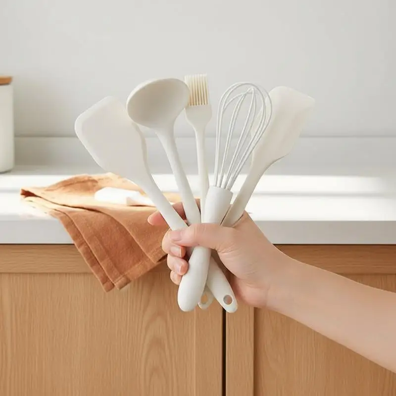 Dishwasher Safe Silicone Baking Set Non Stick Heat Resistant Hanging Flexible Cream Scraper for Baking Enthusiasts