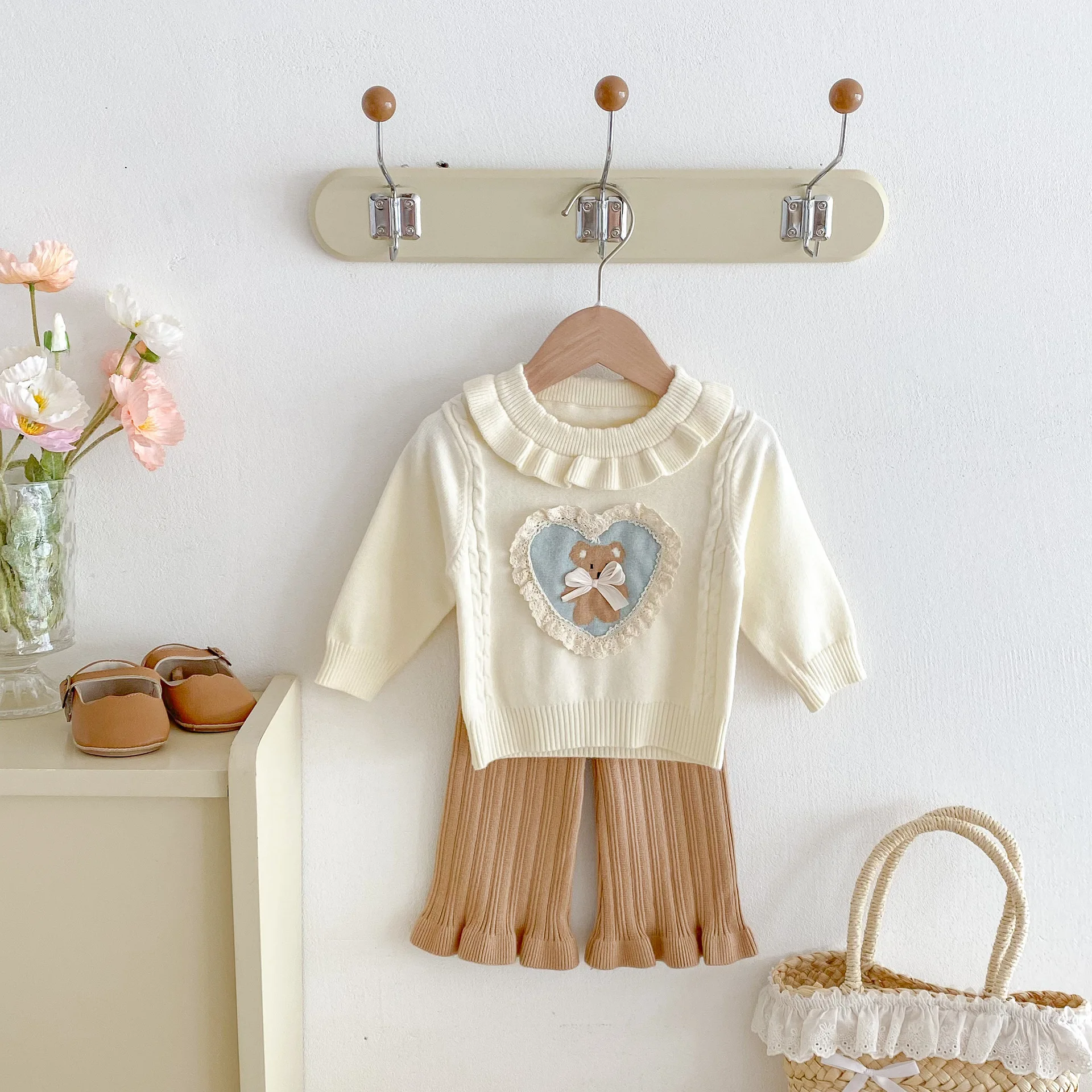 5485 Korean Baby Girl's Sweater Suit 2026 Autumn And Winter New Girl's Knitted Sweater Coat +Bell Bottoms Two-piece Suit