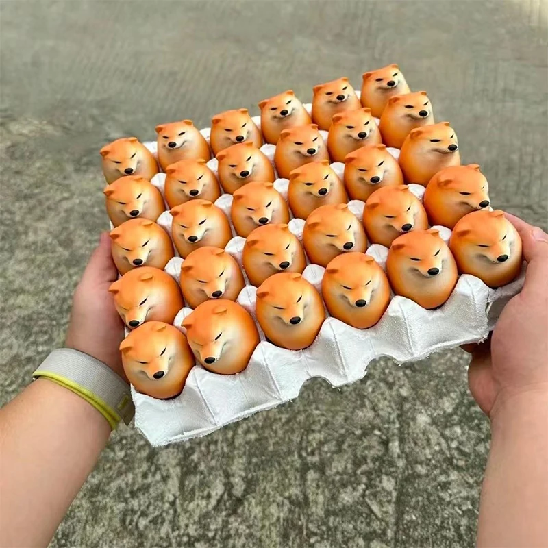 Criativo Shiba Inu Realista Egg Forma PVC Desk Decor, Dog and Egg União Decorações para Casa, Escritórios, Divertidos Presentes de Natal