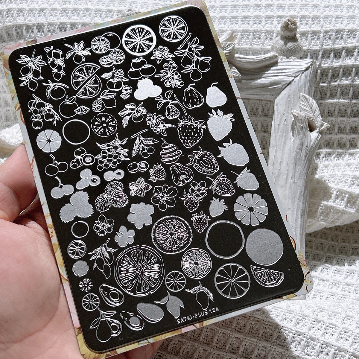 Plaque d'estampage pour Nail Art, plaque d'acier d'estampage pour débutant, modèle de décoration d'ongles sans peinture, fête de fruits, dessin animé fraise raisin cerise pêche, moule d'estampage pour décoration d'ongles, nouvelle méthode paresseuse rapide