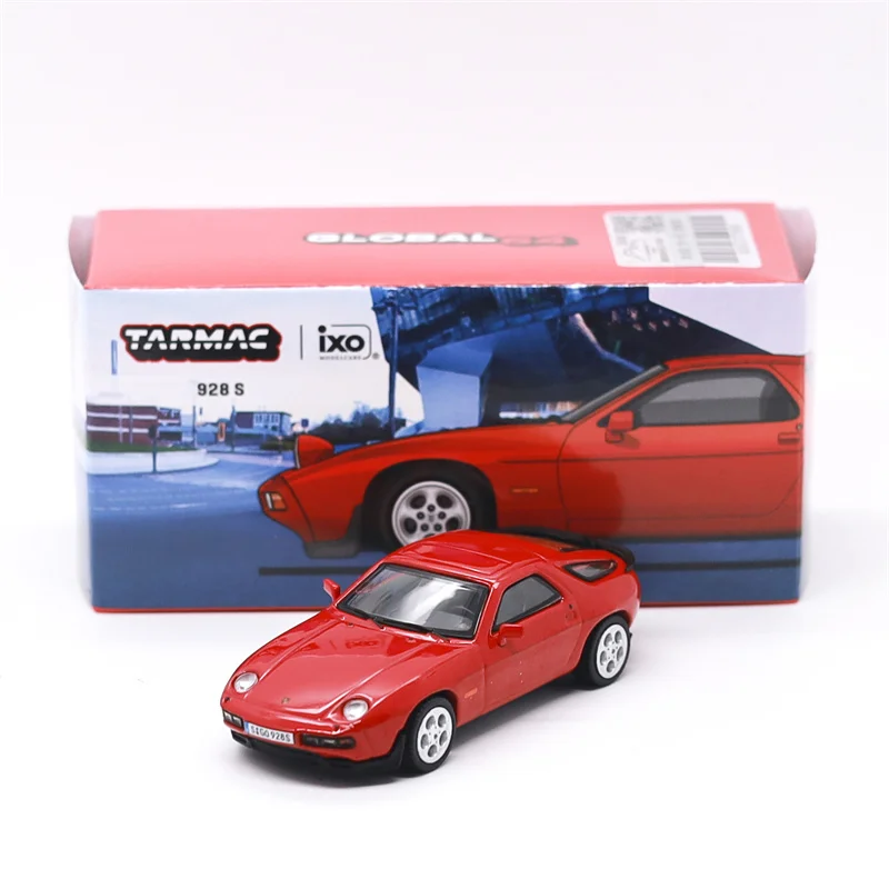 Chase Tarmac Works 1:64 928 S Red / GRS X Tarmac Works T3 Van