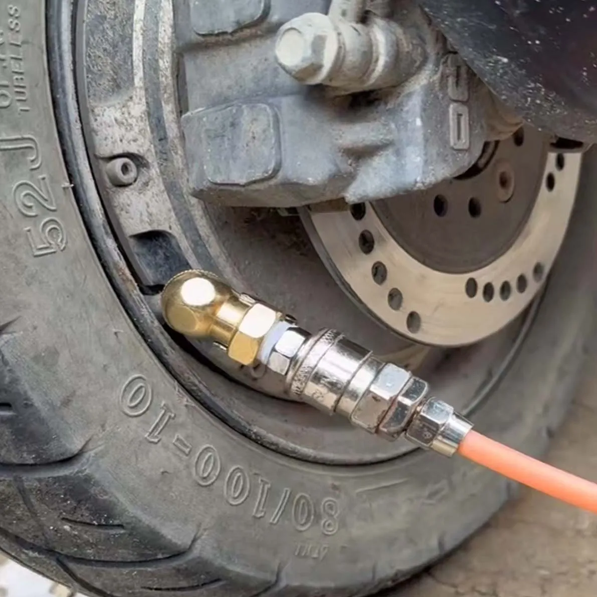 Locking Pneumatic Chuck 1/4in FNPT Closed Flow Clip On Quick Tire Connector Car Tire Inflator Compressor Deflated Valve Adapter