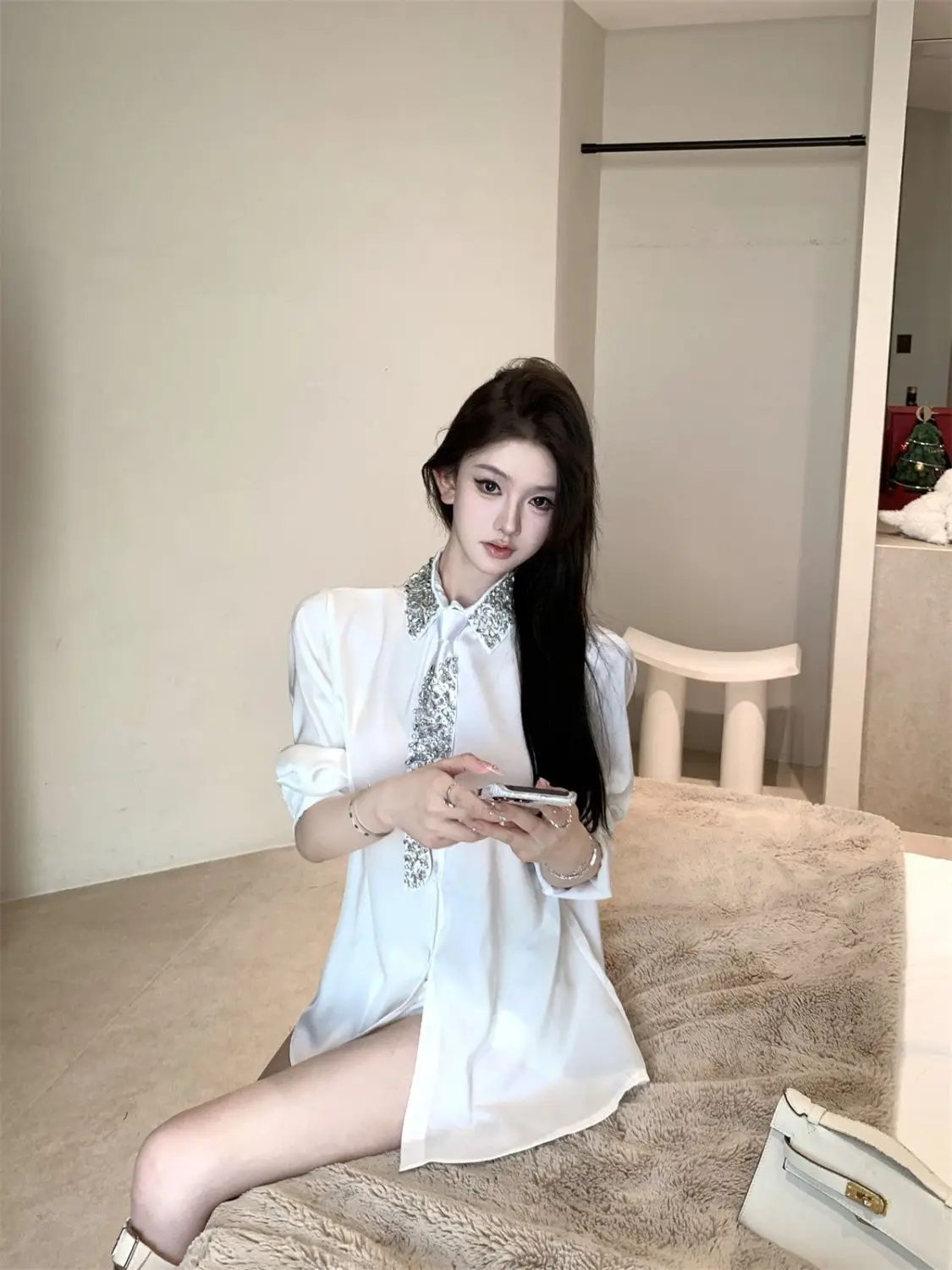 

K Lady Particle Rhinestone Embellied Silk irt Тяжелая вышивка Атласный женский воротник-игрушка Длинный свеч стандартного кроя