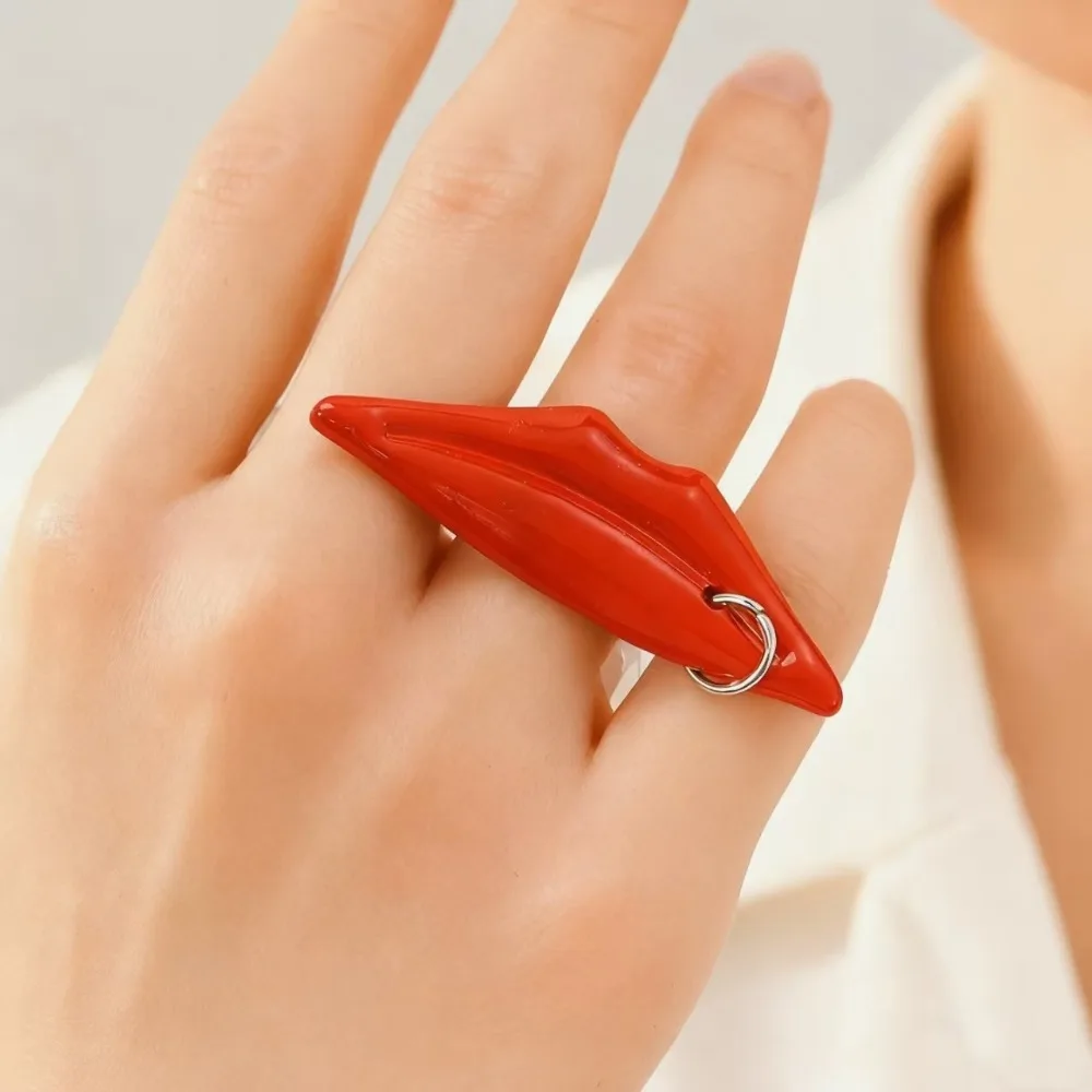 Retro Sexy Blazing Red Lips Adjustable Opening Rings for Women Friends Exaggerated Personality Finger Jewelry Accessories Gifts
