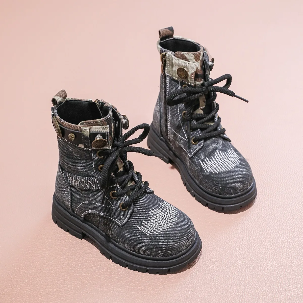 

Джинсовые кожаные ботинки для мальчиков и девочек, новинка 2023 года, осенне-зимние детские ботильоны на толстой подошве, нескользящие походные ботинки для девочек в стиле ретро K-pop