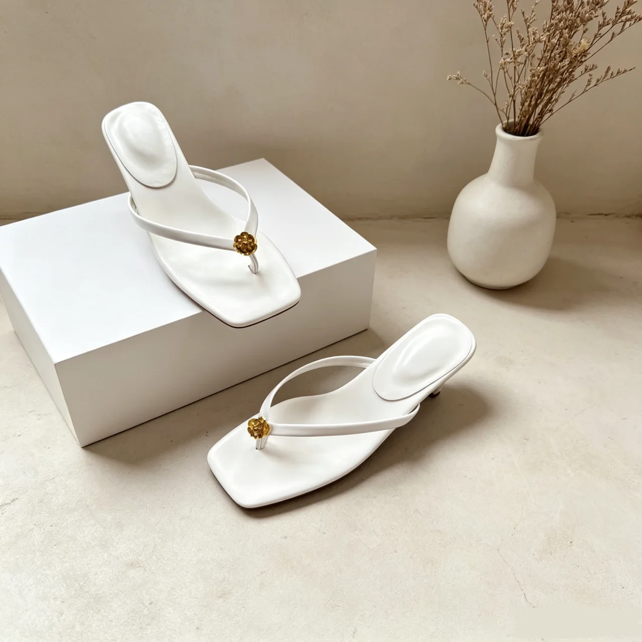 

Toe-clip Versatile Shoes, Square-toe Vacation Style, Summer Low-heeled Flip-flops, Korean Version Sandals, Non-slip