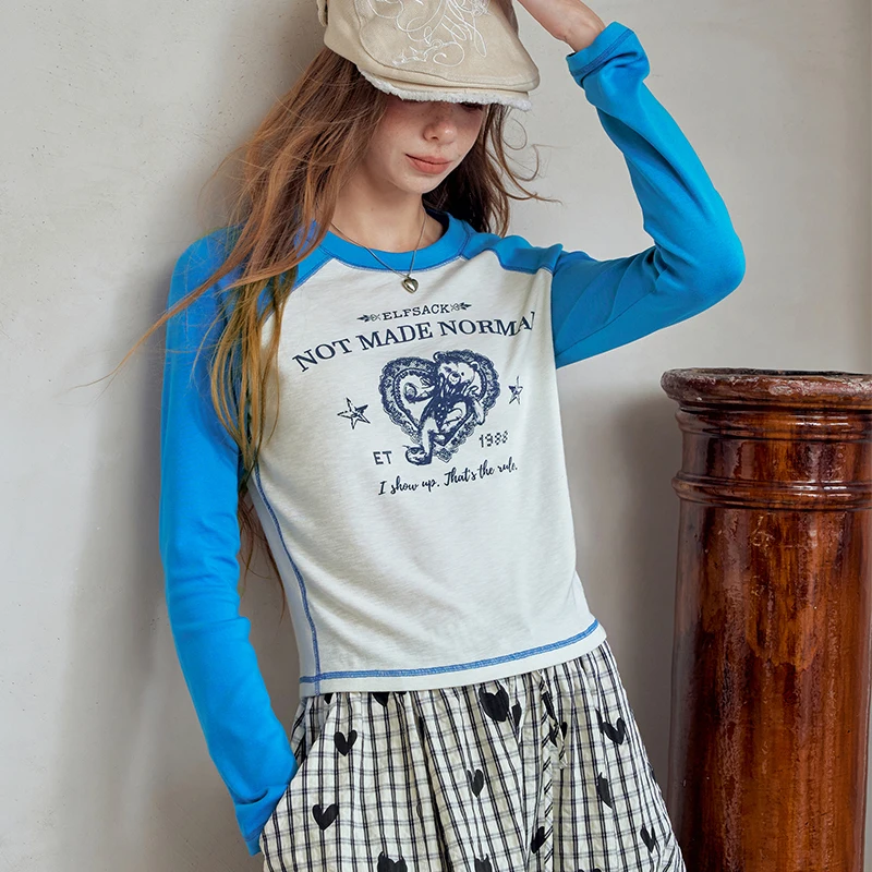 ELFSACK Women's Raglan Long Sleeve Graphic Tee with Heart Print, Contrast Color Casual Top for Everyday