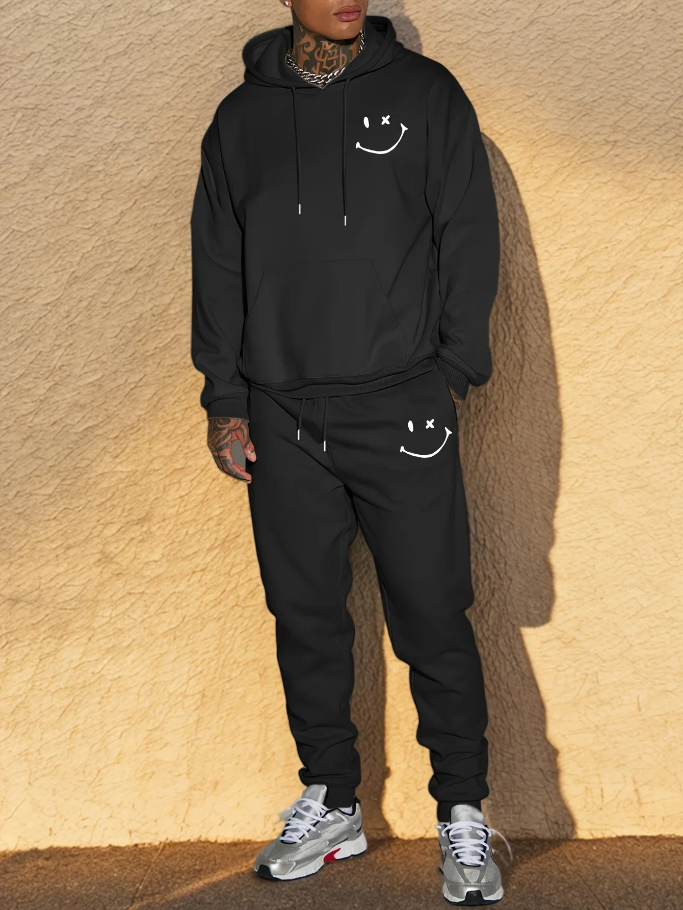 New autumn hoodie hooded set for men and women with sporty style smiley face print with drawstring and pocket as a gift