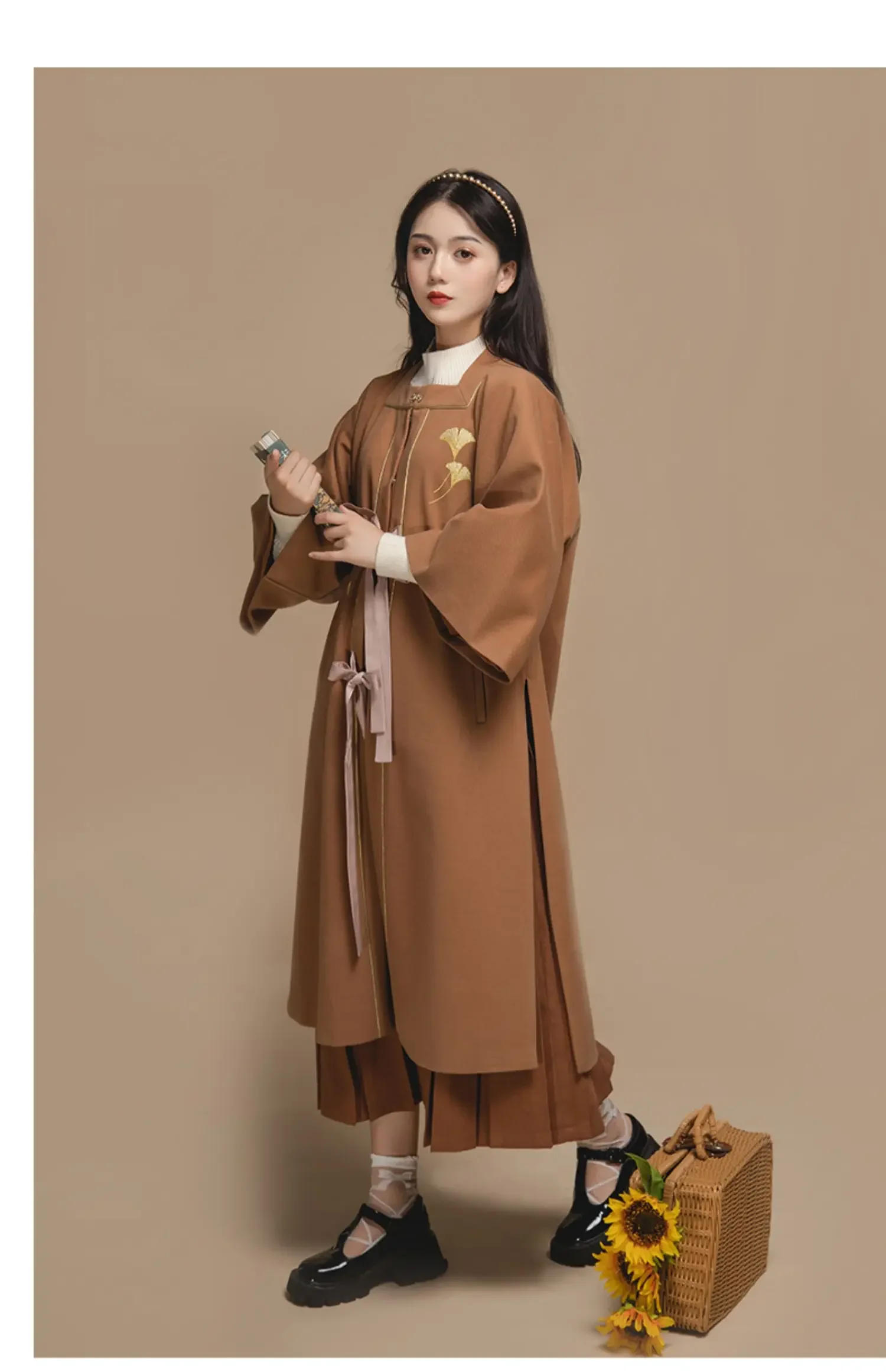 Blumen dynastie ji hanfu quadratischer Hals, Knopfleiste, halb ärmel iger Schal, i-förmiger Falten rock, Han Element Herbst Hanfu Chinesisch