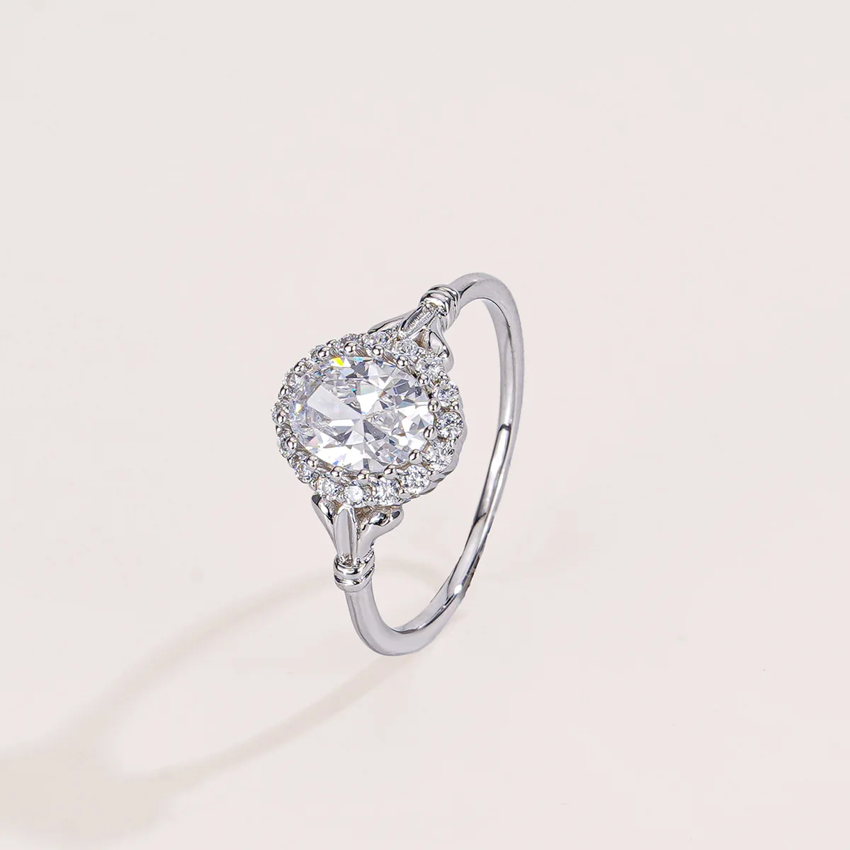 

Pigeon Egg Inlaid With Flash Zirconium Temperament Index Finger Ring S925 Sterling Silver Ring For Women