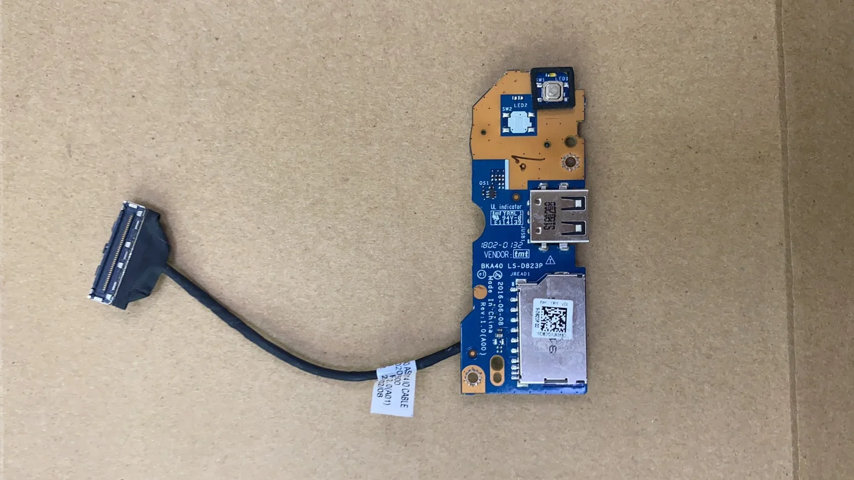 

GENUINE FOR DELL 15 7560 7472 USB POWER BUTTON IO BOARD LS-D823P 8N7VD 08N7VD