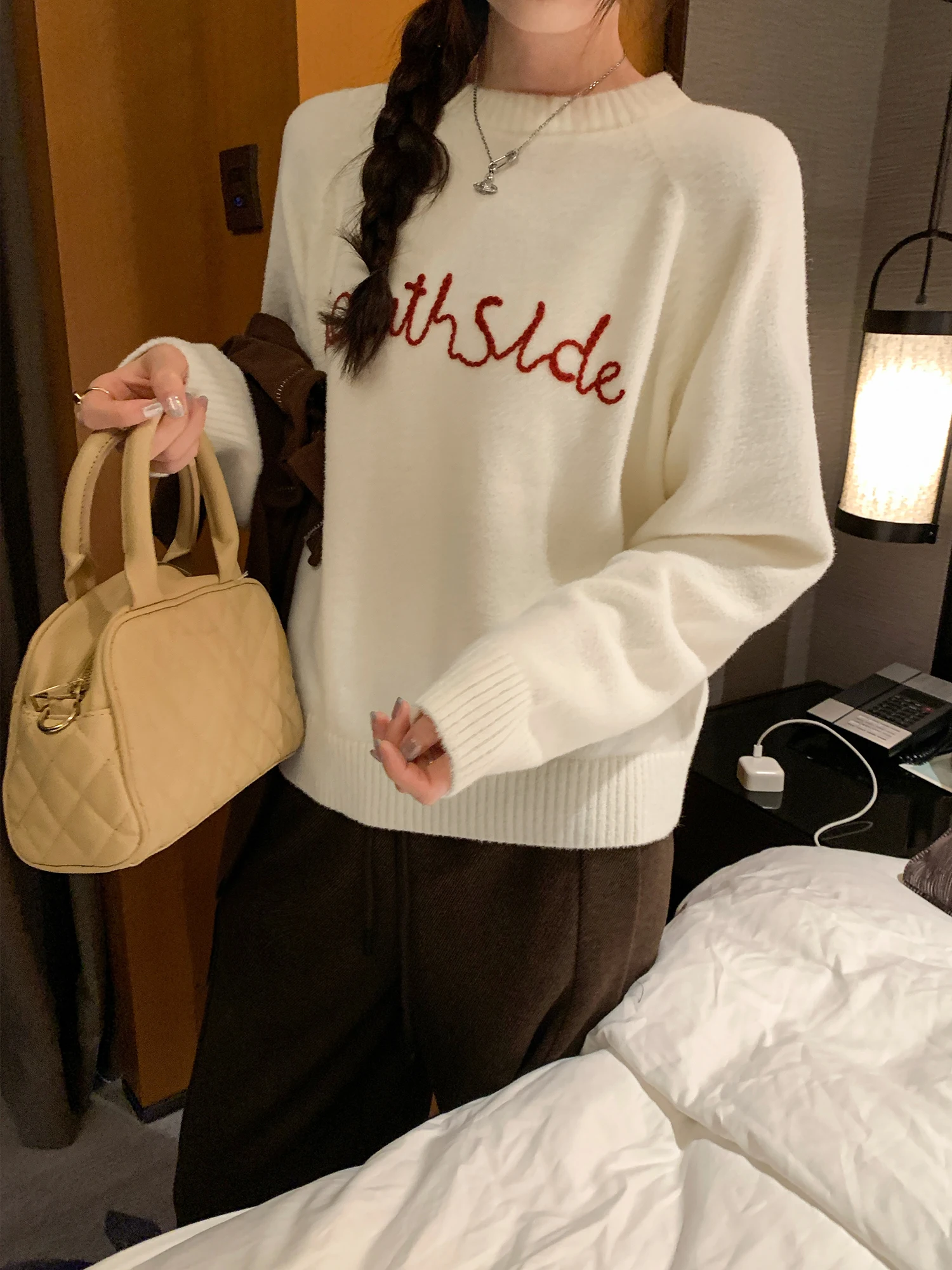 

Loose Comfortable round Neck Pullover Knitted Sweater Women's Autumn New Unique Beautiful Single Wear Casual Commute Style