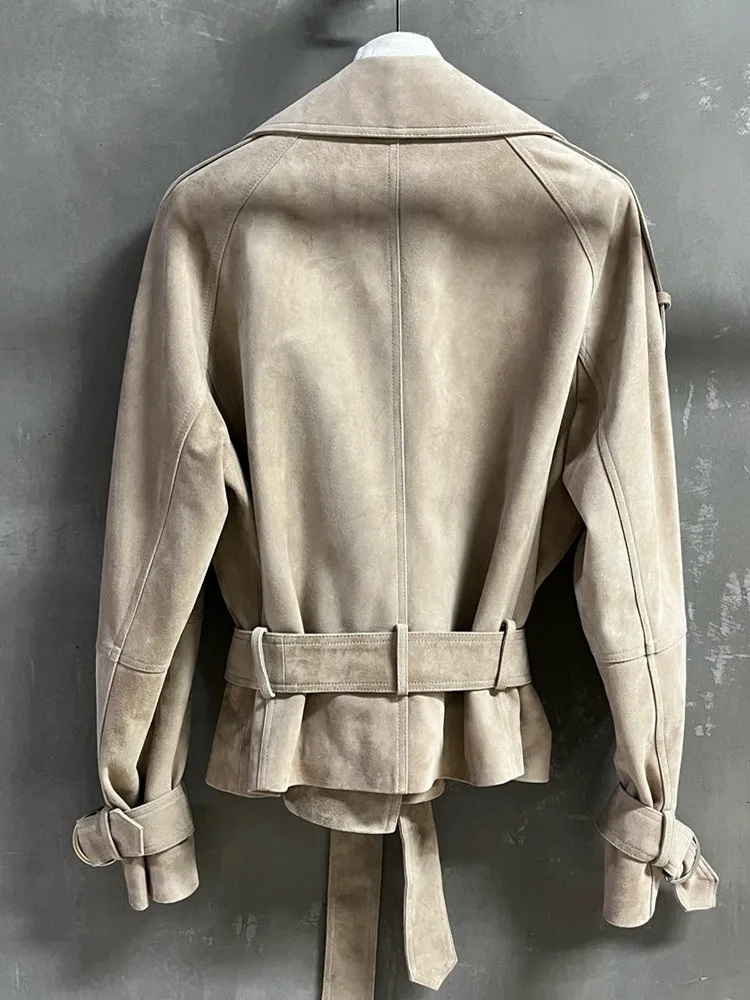 Designer Moda Donna Autunno Vera pelle scamosciata Giacca in pelle scamosciata Cappotto doppiopetto con cintura Stile corto Luxury Lady Moto Biker Outwear