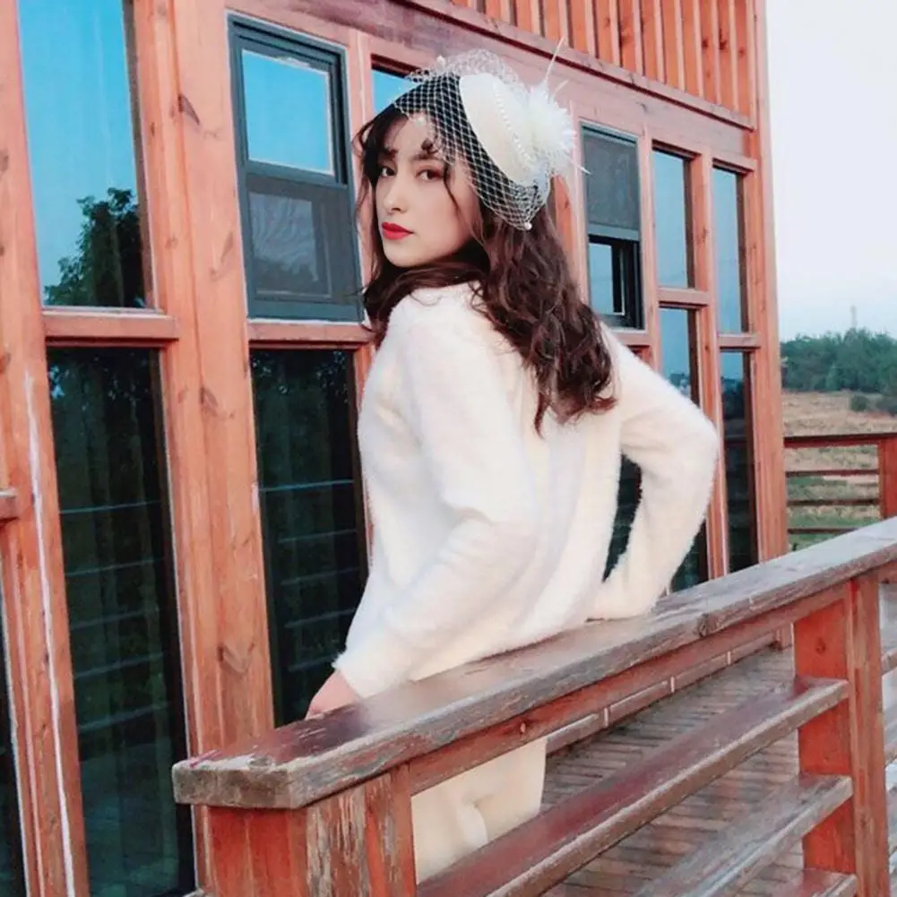 

Женский шляпный аксессуар-фасцинатор в стиле Pillbox с перьями, сеткой и имитацией жемчуга, маленький головной убор для вечеринки