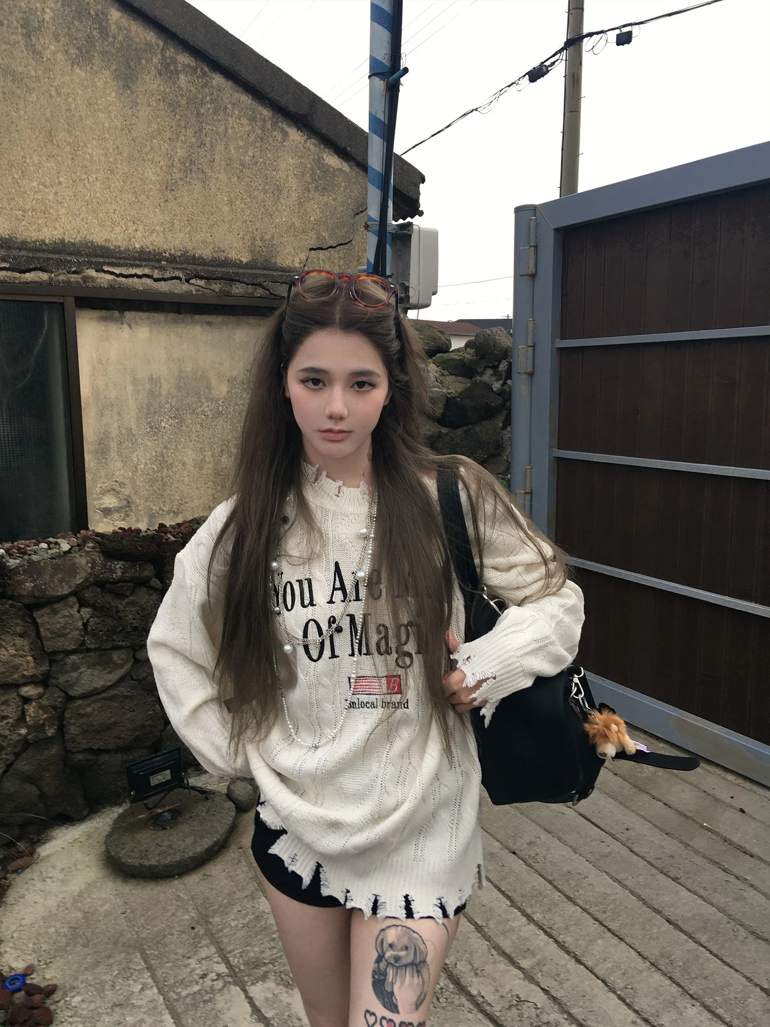 

American Street Sle Letter Destruction Design Sweater round Ne Lazy Knitted irt for Young Women Long Sve Regular Length