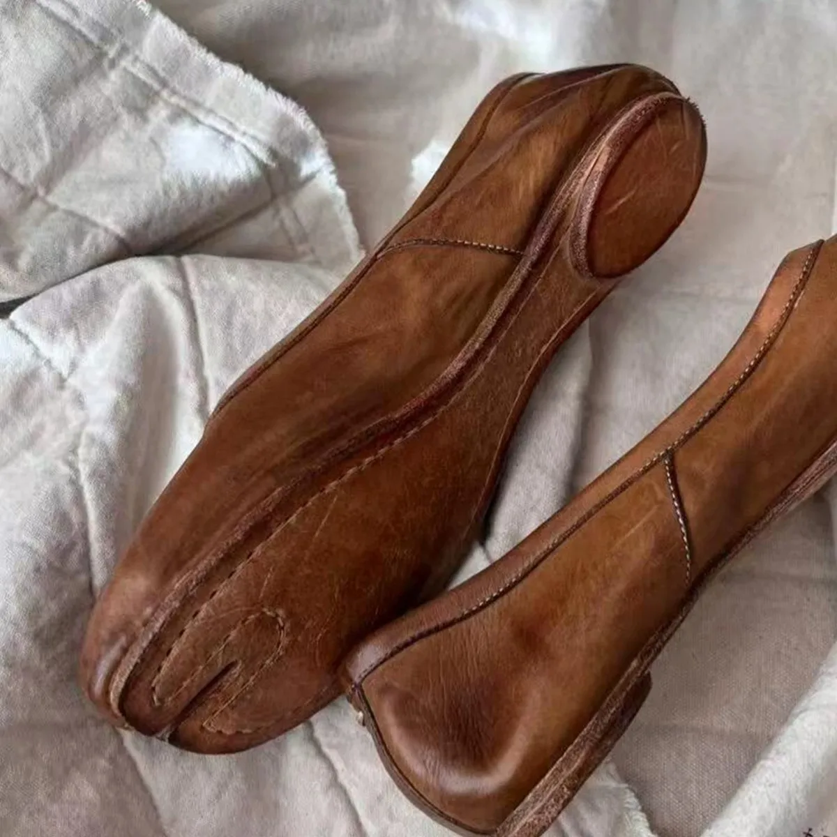 Sheepskin Version! 1cm Genuine Leather Retro Ballet Flats, Shallow Toe, Distressed Finish, Flat-soled Slip-on Shoes