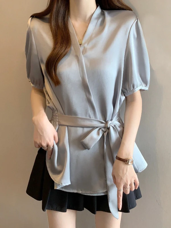 

Elegant V-neck Short-sleeved Acetate Satin Shirt Women's plus Size Slimming Top Korean Style Commute Fashion Spring Summer
