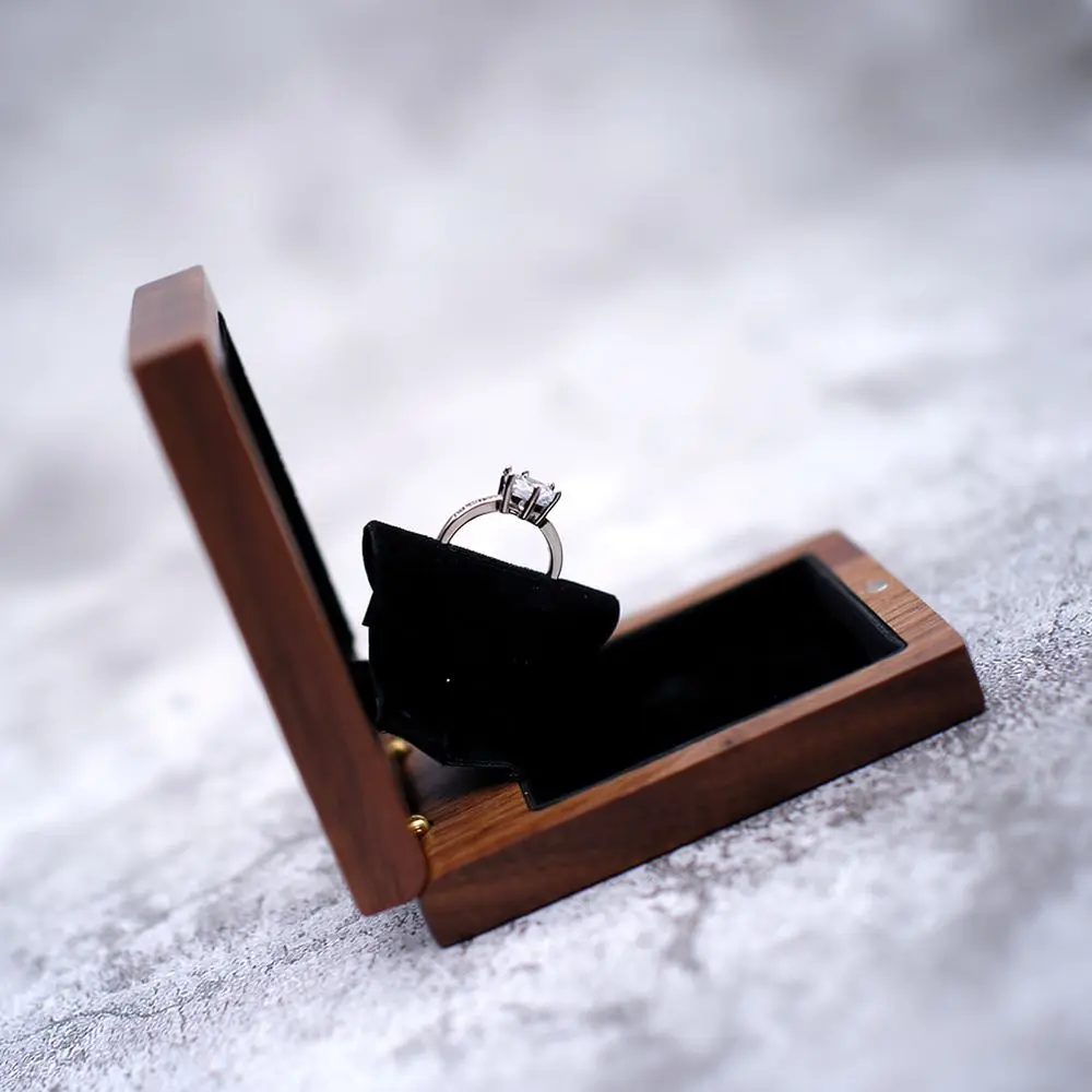 Luxury Walnut Wood Rotating Ring Organizer Box Wedding Proposal Engagement Jewelry Storage Case Decorative Holder