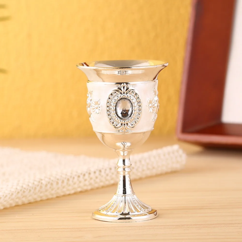 Elegant Vintage Medieval Rose Embossed Goblet Anti-break Mini Liquor Cup Zinc Alloy Decorative Cup Countertop