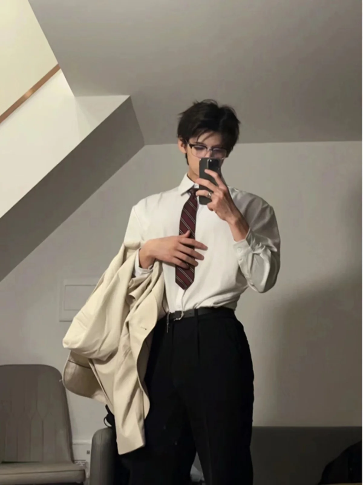 

Мужская длинная белая термофутболка Naples Sle для осени и зимы, стильная и удобная.