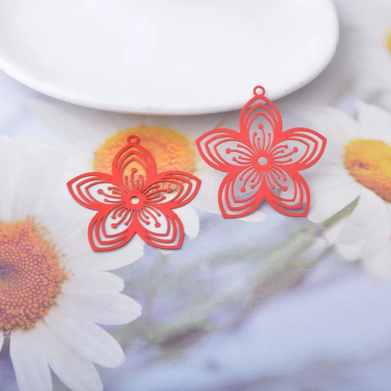 20 Stück AB9237 Messing-Schmuckanhänger in Hellgold mit bemalten Blumen, DIY-Zubehör für Damenohrringe – Detail 13