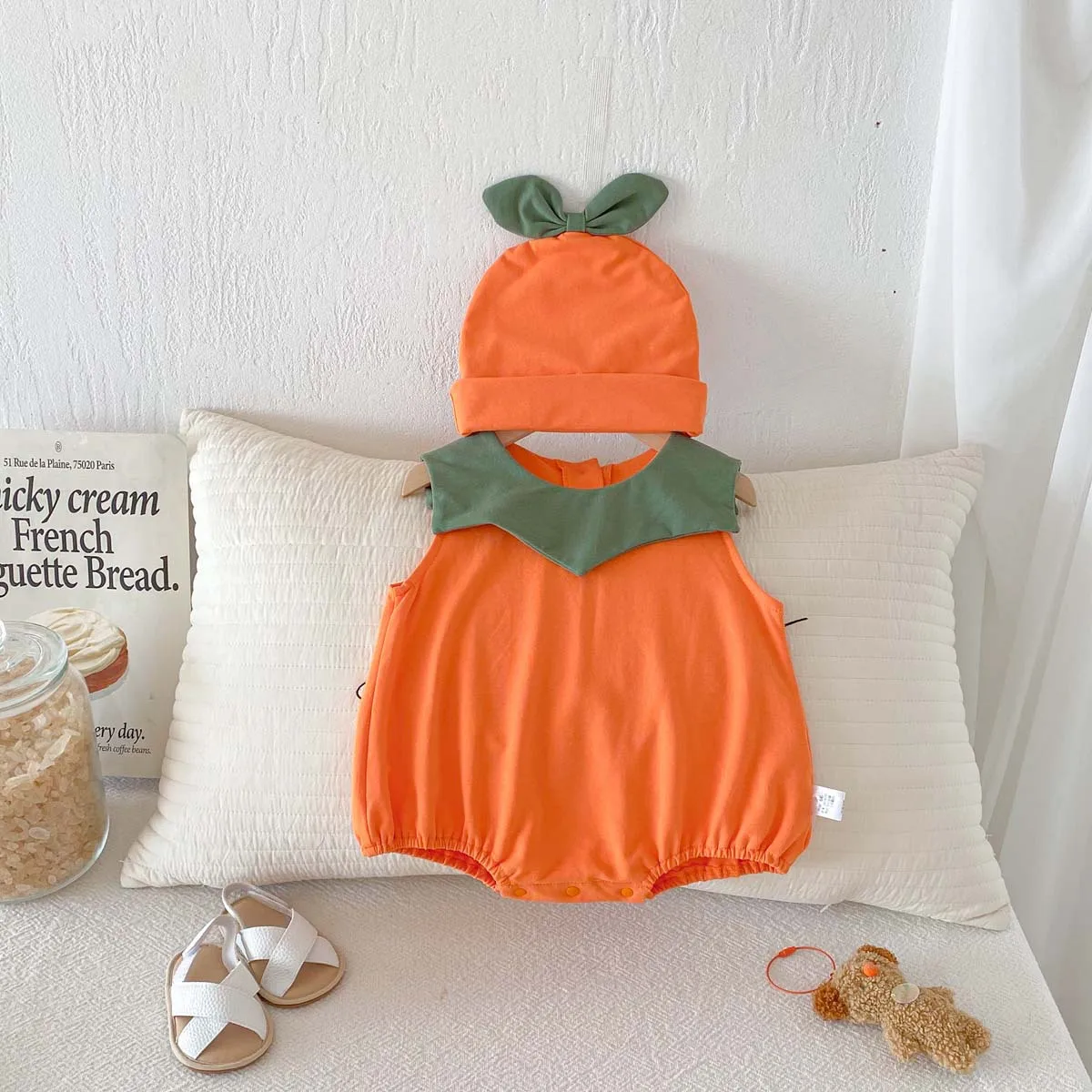 

Новый детский комбинезон Ins, корейская версия, треугольная толстовка с капюшоном на Хэллоуин для мужчин и женщин, костюм без рукавов с тыквой для ползания