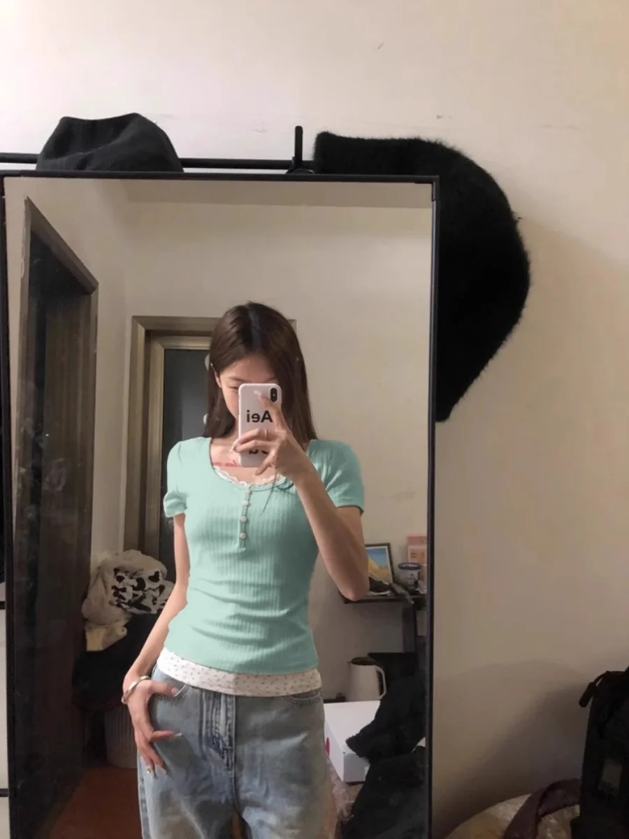 Camiseta Feminina de Verão Minteen com Estampa Floral, Corte Slim, Tamanho Moderno, Pure Desire Mambos Sle Top