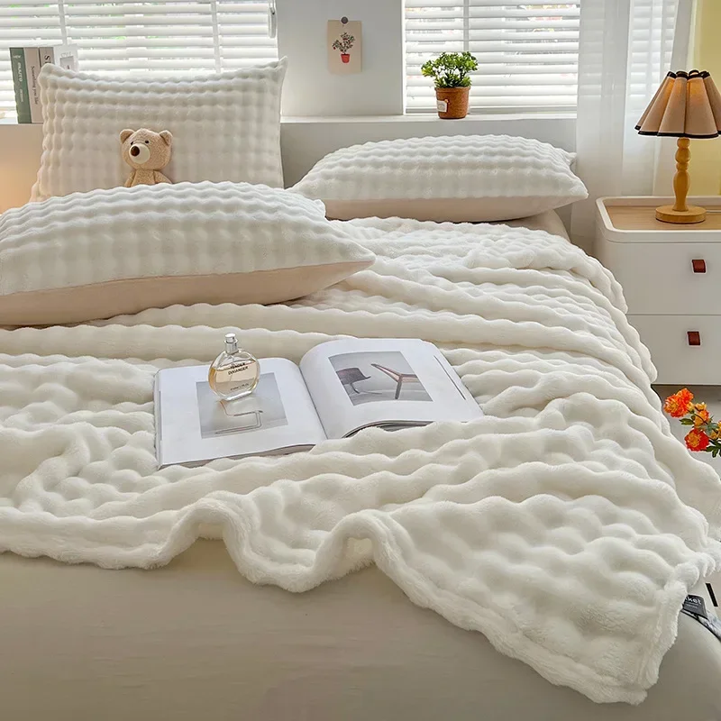 1 Pc Luxury Faux Rabbit Fur Throw Blanket Soft Warm White Striped Fluffy Blankets for Sofa Office Naps Single Double Plush Plaid