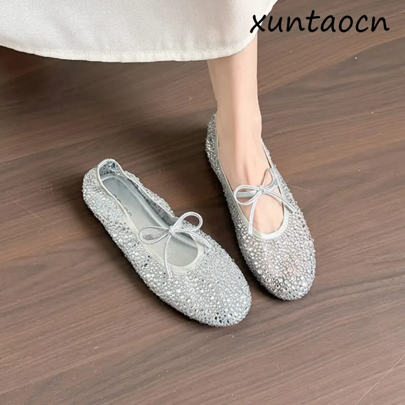

2026 new women's solid color Rhinestone Embellishment mid heel shoes women Spring and Autumn fashionable casual low top shoes