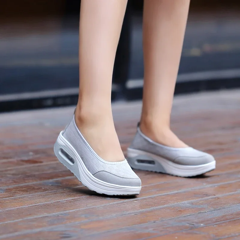 Women Sneakers Walking Outdoor Fashion Sock Shoes Women Shake Shoes Casual Breathable Sneakers Ladies Platform Non-Slip Trainers