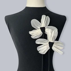 2Pcs New Cloth Fabric Collar Flower Brooch Pins Lace Flower Corsage Lapel Pins Handmade Jewelry Wedding Party Accessories