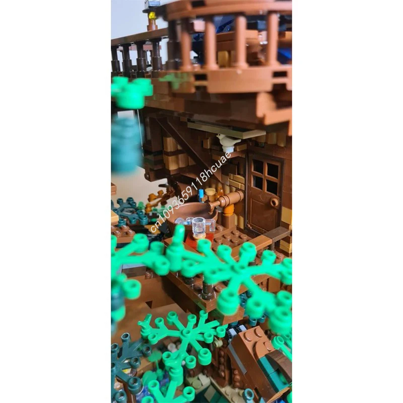 2374ピース MOC 新しい生命の木の家 組み立てブロック クリスマス DIY クラフトプロジェクト 創造的な家族に最適 組み立てギフト