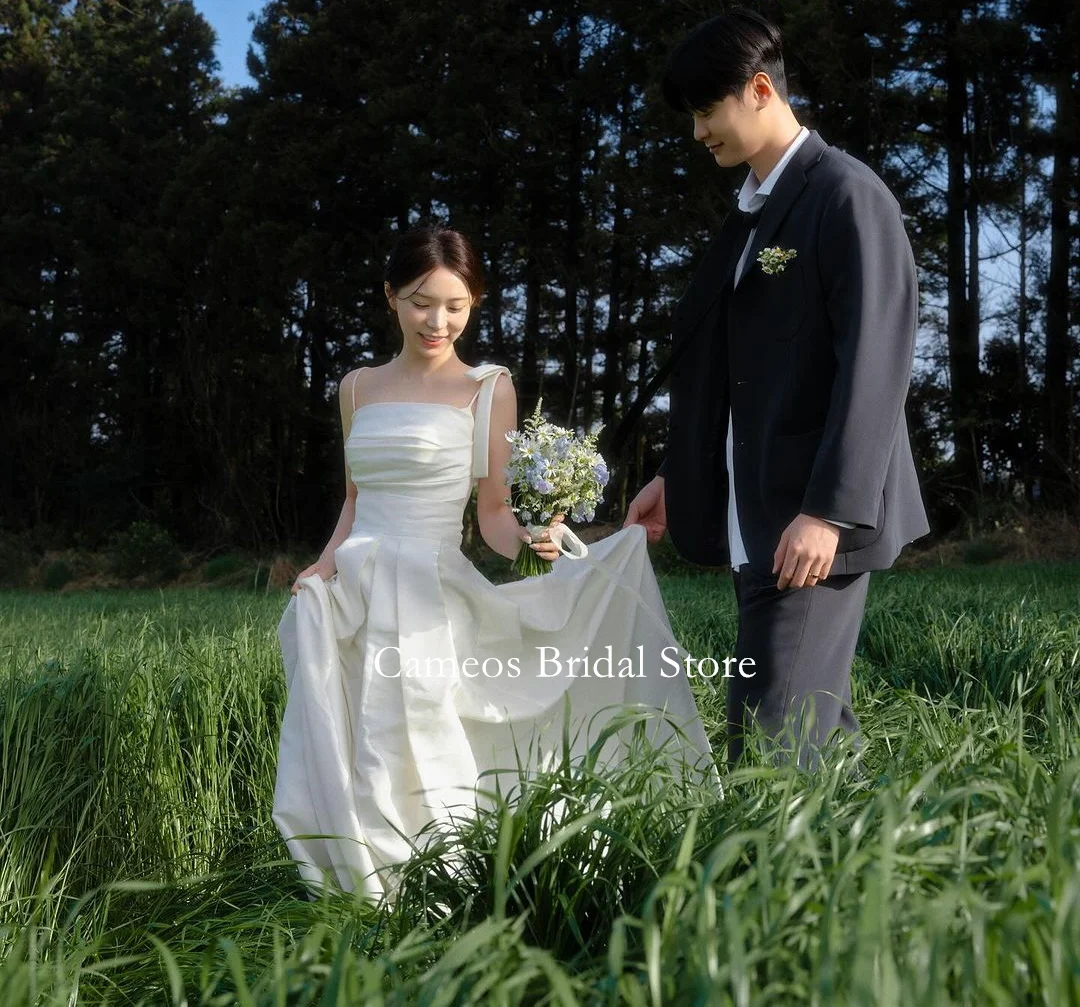 

SONDR Fashion Korea A-Line White Simple Wedding Dresses Photo Shoot VINTAGE Spaghetti Straps Elegant Satin Custom Bridal Gown