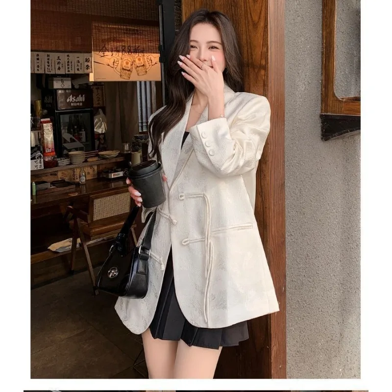 جاكار جديد النمط الصيني البدلة سترة المرأة 2025 الخريف جديد فضفاض زر أعلى بدلة صغيرة غير رسمية