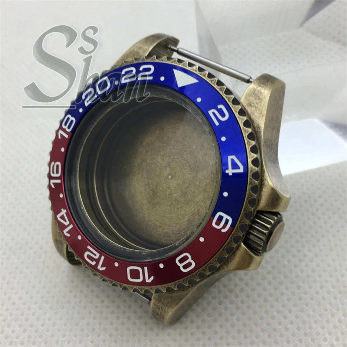 la-custodia-subacquea-in-bronzo-da-43-mm-con-lunetta-in-ceramica-e-vetro-zaffiro-e-adatta-per-il-movimento-nh34-nh35-nh36-eta2824-pt5000