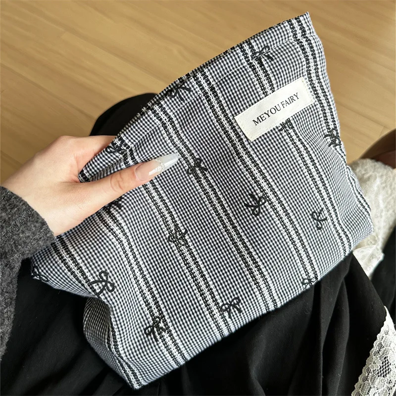 Korean Plaid Bow Embroidered Makeup Bag Cosmetic Pouch Large Capacity Canvas Hand-held Storage Bag Student Travel Toiletry Bag